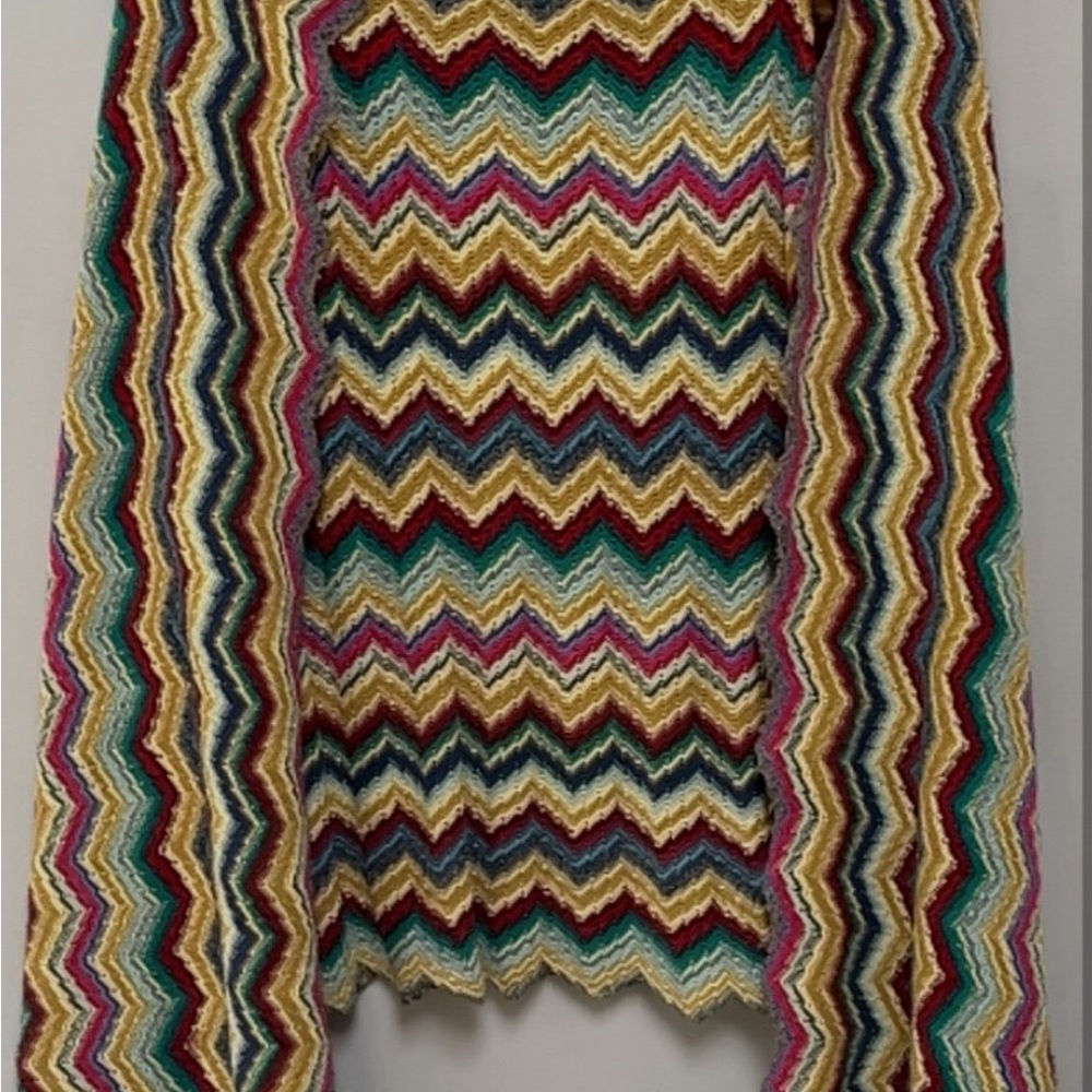 Source Unknown Red and Pink Chevron Shrug